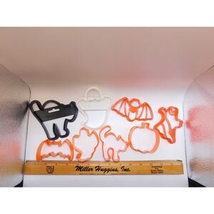 Set of 8 Plastic Halloween Cookie Cutters Cat Bat Ghost Pumpkin Wilton